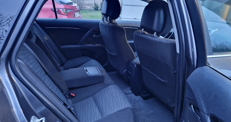 Toyota Avensis cena 34500 przebieg: 240000, rok produkcji 2011 z Skalbmierz małe 92